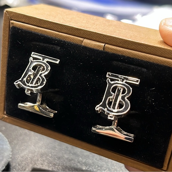 Burberry B cufflinks - Picture 2 of 2